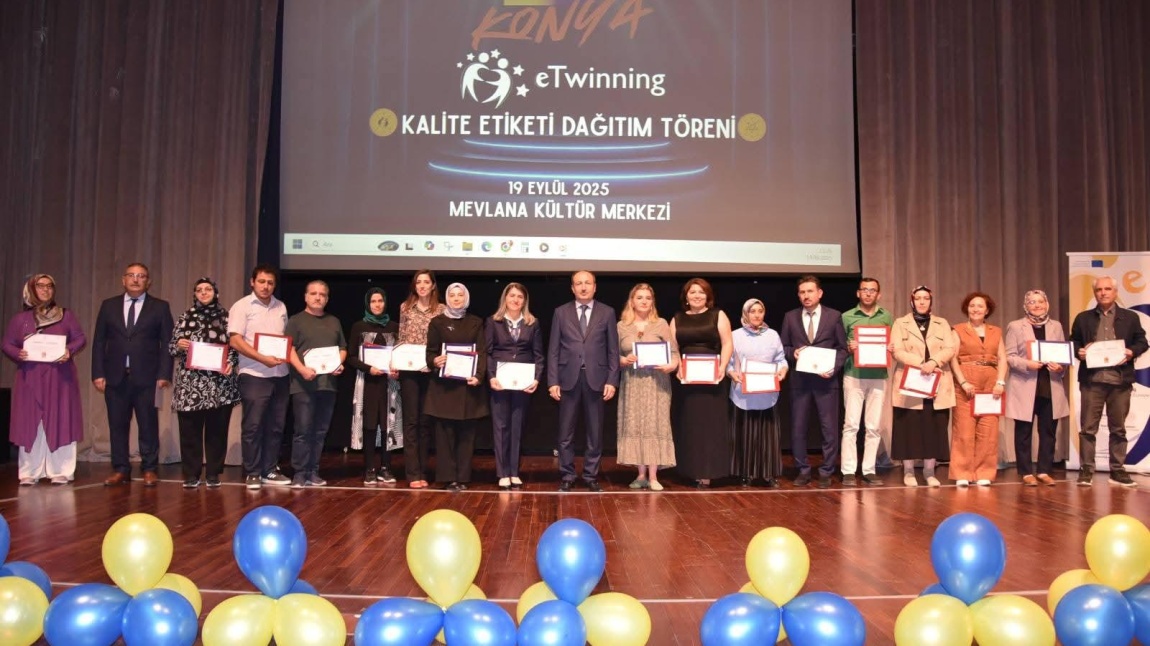 e-Twinning Kalite Etiketlerimizi Törenle Aldık